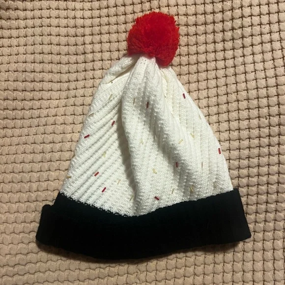 kate spade | Accessories | Kate Spade Cupcake Hat White Red  display picture 2